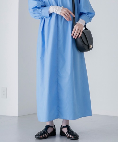 BONLECILL（ボンルシール）の「ボリュームスリーブ  パールボタンヘンリーネック シャツワンピース（シャツワンピース・レディース・オフホワイト/ネイビー系/ブルー/オレンジ/ネイビー・FREE）」の22枚目の写真