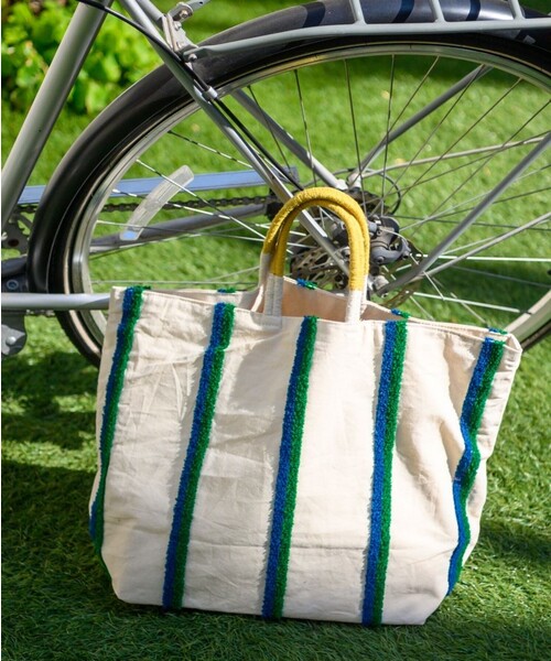 Freada(フリーダ)の「beej/ビージ LoopBIGTOTE/ループビッグトートバッグ(トートバッグ・レディース・ベージュ/ホワイト・ONE SIZE)」の2枚目の写真