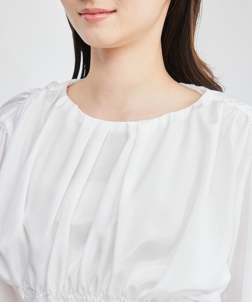 シャーリングペプラムブラウス