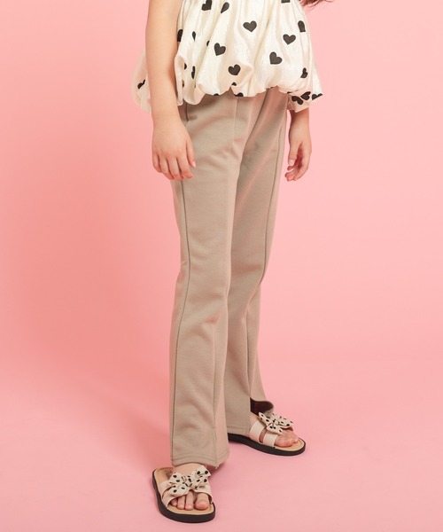 URBAN CHERRY（アーバンチェリー）の「【楽さらストレッチ】ピンタックフロントスリットパンツ（その他パンツ・キッズ・パープル/ブラック/ベージュ・110cm/150cm/120cm/140cm/130cm）」の3枚目の写真