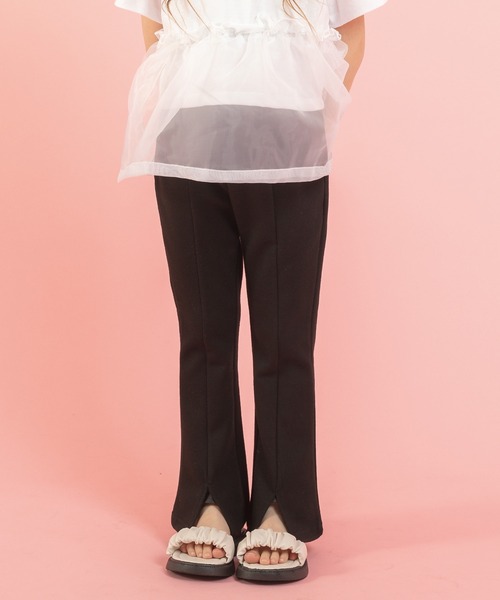 URBAN CHERRY（アーバンチェリー）の「【楽さらストレッチ】ピンタックフロントスリットパンツ（その他パンツ・キッズ・パープル/ブラック/ベージュ・110cm/150cm/120cm/140cm/130cm）」の2枚目の写真