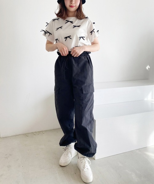 one after another NICE CLAUP(ワンアフターアナザーナイスクラップ)の「パラシュートパンツ(カーゴパンツ・レディース・チャコールグレー/ピンク/アイボリー・FREE)」の9枚目の写真