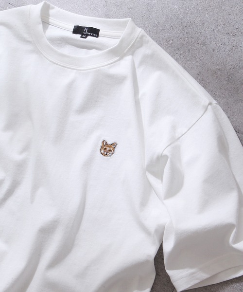 ZIP FIVE（ジップファイブ）の「【ZIP FIVE】動物刺繍 ワンポイント 綿100 ビッグシルエット 半袖 Tシャツ ユニセックス（Tシャツ/カットソー・レディース・ホワイト×ネイビー/オートミール/杢グレー/クリーム/ホワイト系/ホワイト系1/ホワイト系2/ホワイト系3/ブラック系/グレー系/ベージュ系/アイボリー系/ネイビー系/ネイビー系1/ネイビー系2/ネイビー/ブラック/ホワイト/ホワイト系7/ホワイト系8/ホワイト系4/ホワイト系6/ブラック系1/アイボリー系1/ネイビー系3/ネイビー系4/ホワイト系5/ベージュ系1・LARGE/MEDIUM/SMALL/X-LARGE）」の5枚目の写真