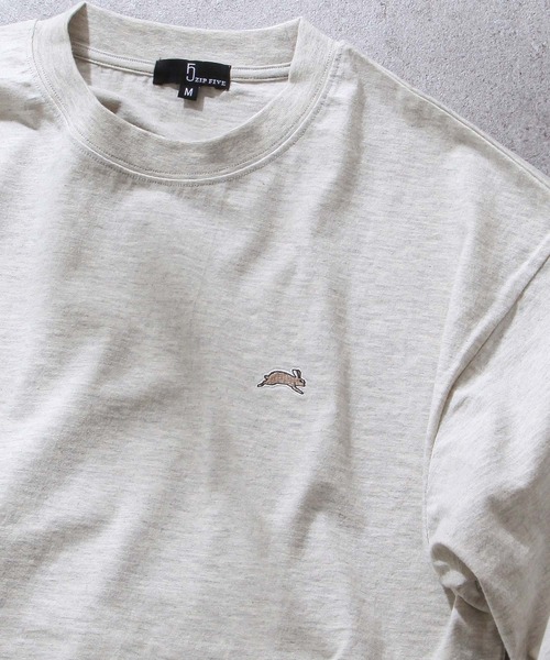 ZIP FIVE（ジップファイブ）の「【ZIP FIVE】動物刺繍 ワンポイント 綿100 ビッグシルエット 半袖 Tシャツ ユニセックス（Tシャツ/カットソー・レディース・ホワイト×ネイビー/オートミール/杢グレー/クリーム/ホワイト系/ホワイト系1/ホワイト系2/ホワイト系3/ブラック系/グレー系/ベージュ系/アイボリー系/ネイビー系/ネイビー系1/ネイビー系2/ネイビー/ブラック/ホワイト/ホワイト系7/ホワイト系8/ホワイト系4/ホワイト系6/ブラック系1/アイボリー系1/ネイビー系3/ネイビー系4/ホワイト系5/ベージュ系1・LARGE/MEDIUM/SMALL/X-LARGE）」の18枚目の写真