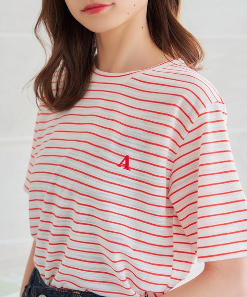 Isn't She?（イズントシー）の「ボーダー刺繍ロゴTシャツ（Tシャツ/カットソー・レディース・ブラック/レッド/ブルー・FREE）」の3枚目の写真