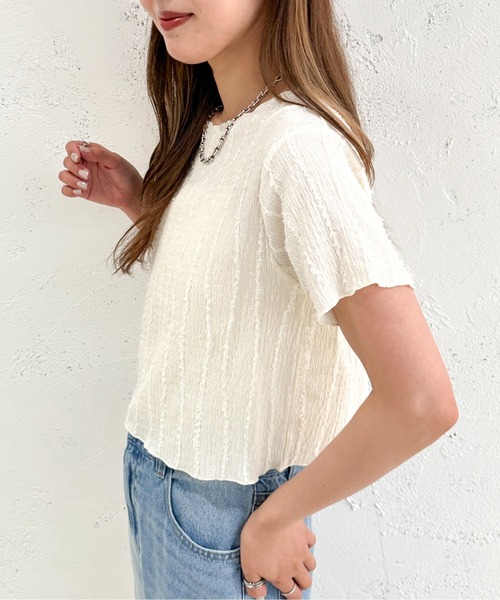 apres jour mignon(アプレジュールミニョン)の「カットジャガードTシャツ【ZOZOTOWN限定アイテム】(Tシャツ/カットソー・レディース・ブラック/アイボリー/グリーン・X-LARGE/フリー)」の2枚目の写真