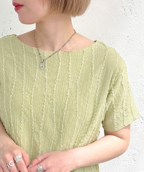 apres jour mignon(アプレジュールミニョン)の「カットジャガードTシャツ【ZOZOTOWN限定アイテム】(Tシャツ/カットソー・レディース・ブラック/アイボリー/グリーン・X-LARGE/フリー)」の5枚目の写真