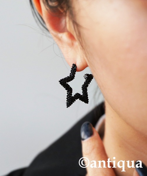 antiqua(アンティカ)の「スターモチーフピアス(ピアス(両耳用)・レディース・ブラック・FREE)」の1枚目の写真
