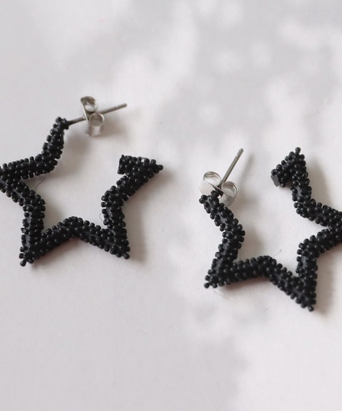 antiqua(アンティカ)の「スターモチーフピアス(ピアス(両耳用)・レディース・ブラック・FREE)」の3枚目の写真