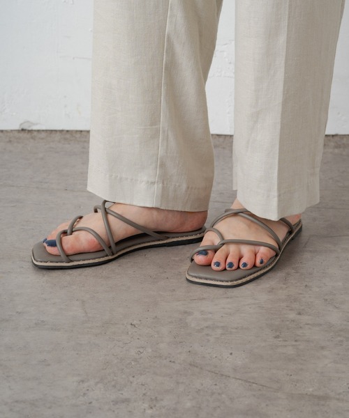 PUAL CE CIN（ピュアルセシン）の「ナローストリングサンダル（サンダル・レディース・グレー系その他/ブラウン系その他・LARGE/MEDIUM）」の6枚目の写真