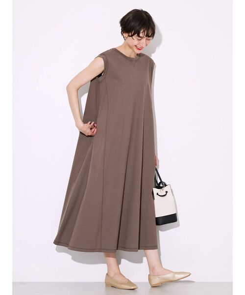 AMERICAN HOLIC（アメリカンホリック）の「ノースリーブカットフレアワンピース（ワンピース・レディース・パープル/ネイビー/ブラウン/マスタード・L/M）」の6枚目の写真