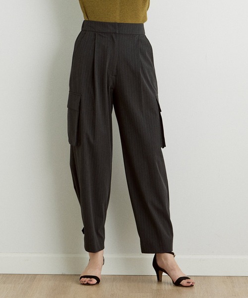 INED CLARO（イネドクラロ）の「TRストレッチストライプカーゴパンツ（カーゴパンツ・レディース・グレー/チャコールグレー・フリー）」の2枚目の写真