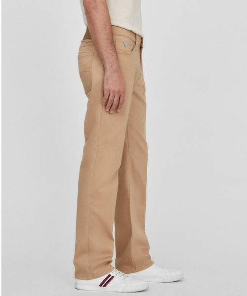 Guess（ゲス）の「Delmar Slim Straight（チノパンツ・メンズ・ベージュ・32inch）」の2枚目の写真