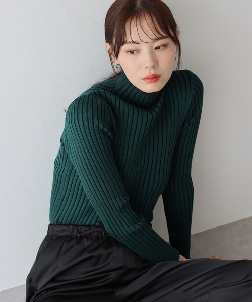 BLUEEAST（ブルーイースト）の「配色＆無地ワイドリブハイネックニット（ニット/セーター・レディース・レッド/ブラック/ベージュ系/グリーン系/アイボリー・MEDIUM）」の4枚目の写真