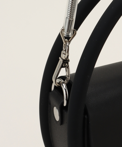 NaNa-NaNa（ナナナナ）の「【nana-nana/ナナ-ナナ】HOOP RECYCLED LEATHER（ハンドバッグ・レディース・ブラック・FREE）」の9枚目の写真