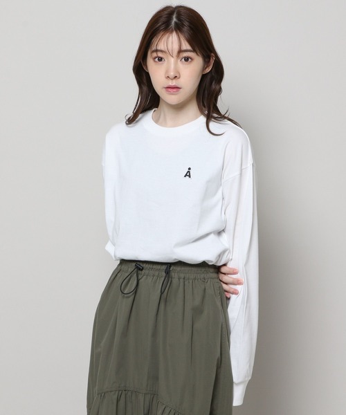 ALAND(エーランド)の「【UNISEX】ALAND/ワッペンロゴ長袖Tシャツ(Tシャツ/カットソー・レディース・ベージュ/ブラック/ホワイト/ブルー/ネイビー・LARGE/MEDIUM/X-LARGE/SMALL)」の17枚目の写真