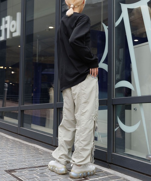 ALAND(エーランド)の「【UNISEX】ALAND/ワッペンロゴ長袖Tシャツ(Tシャツ/カットソー・レディース・ベージュ/ブラック/ホワイト/ブルー/ネイビー・LARGE/MEDIUM/X-LARGE/SMALL)」の7枚目の写真