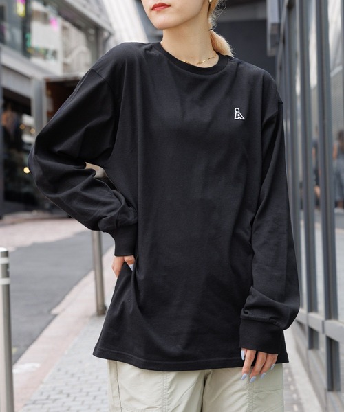 ALAND(エーランド)の「【UNISEX】ALAND/ワッペンロゴ長袖Tシャツ(Tシャツ/カットソー・レディース・ベージュ/ブラック/ホワイト/ブルー/ネイビー・LARGE/MEDIUM/X-LARGE/SMALL)」の8枚目の写真