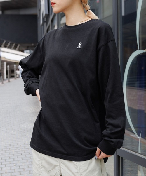 ALAND(エーランド)の「【UNISEX】ALAND/ワッペンロゴ長袖Tシャツ(Tシャツ/カットソー・レディース・ベージュ/ブラック/ホワイト/ブルー/ネイビー・LARGE/MEDIUM/X-LARGE/SMALL)」の9枚目の写真