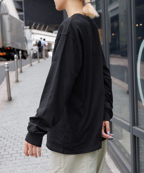 ALAND(エーランド)の「【UNISEX】ALAND/ワッペンロゴ長袖Tシャツ(Tシャツ/カットソー・レディース・ベージュ/ブラック/ホワイト/ブルー/ネイビー・LARGE/MEDIUM/X-LARGE/SMALL)」の10枚目の写真