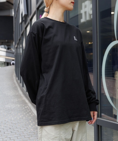 ALAND(エーランド)の「【UNISEX】ALAND/ワッペンロゴ長袖Tシャツ(Tシャツ/カットソー・レディース・ベージュ/ブラック/ホワイト/ブルー/ネイビー・LARGE/MEDIUM/X-LARGE/SMALL)」の12枚目の写真