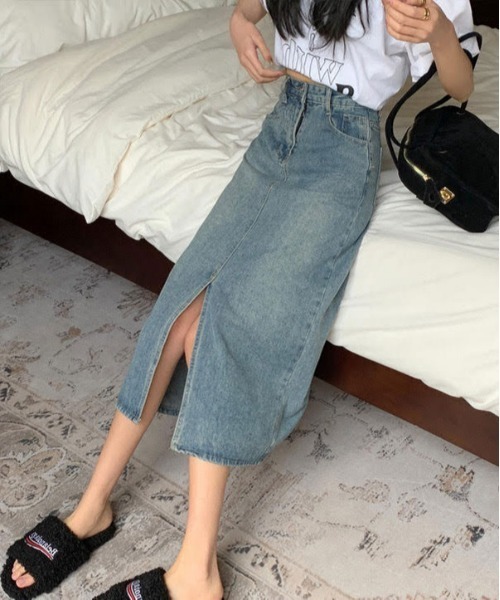 urge:(アージコロン )の「【URGE:】ハイウエスト フロントスリット デニムスカート(デニムスカート・レディース・ブルー・SMALL/MEDIUM/LARGE/X-LARGE)」の3枚目の写真