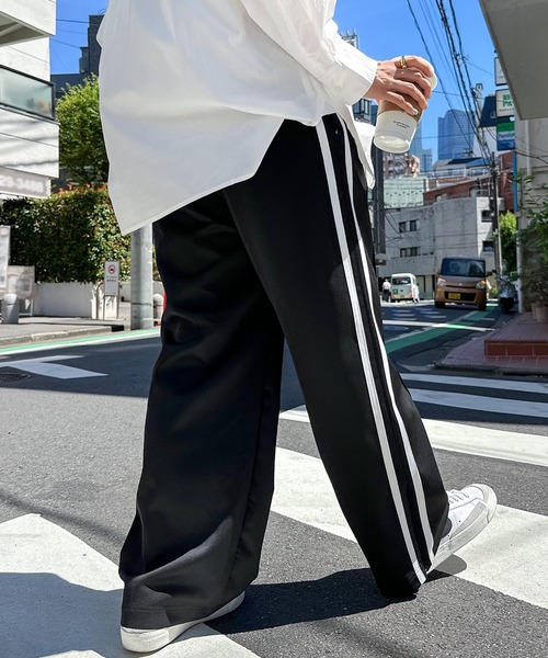 新品タグ付き　EMOIR トラックパンツ　サイズ2 andme（アンドミー）の「2wayライン入りエンブロイダリー