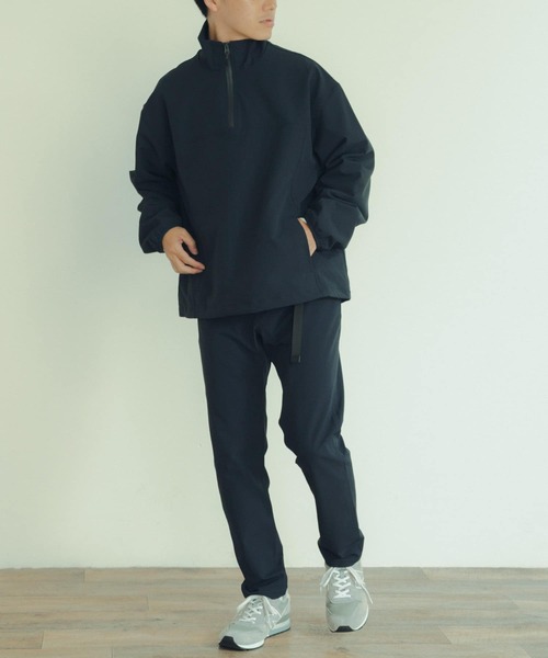 ITEMS URBANRESEARCH(アイテムズ アーバンリサーチ)の「撥水×ストレッチナイロンハーフZIPジャケット(ナイロンジャケット・メンズ・ブラック/ネイビー・MEDIUM/LARGE)」の20枚目の写真