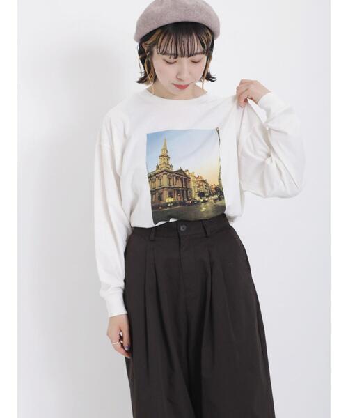 Samansa Mos2（サマンサ モスモス）の「プリントアソートロングTシャツ（Tシャツ/カットソー・レディース・チャコールグレー/ベージュ/オフホワイト/キナリ・F）」の2枚目の写真