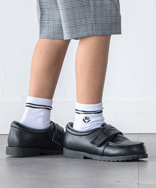 BeBe（ベベ）の「刺しゅう入りクルーソックス(11~24cm)（ソックス/靴下・キッズ・ホワイト・15.0cm/19.0cm/17.0cm/24.0cm/21.0cm/13.0cm）」の2枚目の写真