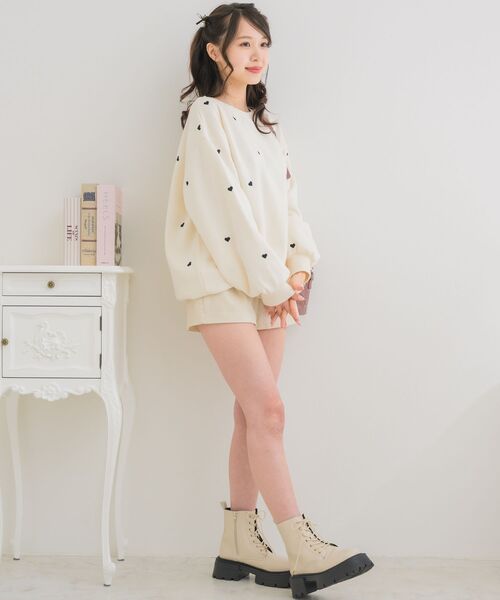 ems excite（エムズエキサイト）の「ランダムハートBIGトレーナー（T