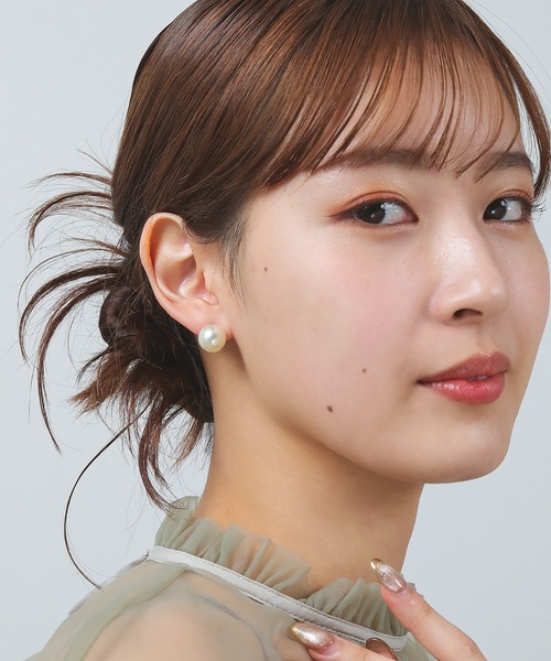 Kana（カナ）の「【金属アレルギー対応】大きめ 一粒 パール サージカル ピアス パーティー 結婚式 お呼ばれ オケージョン（ピアス（両耳用）・レディース・アイボリー・フリー）」の3枚目の写真