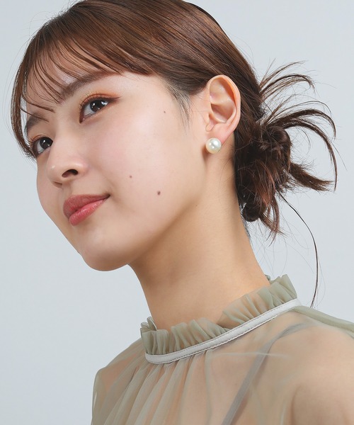 Kana（カナ）の「【金属アレルギー対応】大きめ 一粒 パール サージカル ピアス パーティー 結婚式 お呼ばれ オケージョン（ピアス（両耳用）・レディース・アイボリー・フリー）」の5枚目の写真