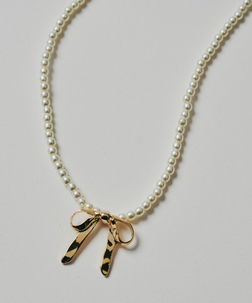 whim（ウィム）の「Ribbon charm pearl necklace（ネックレス・レディース・シルバー/ゴールド・FREE）」の9枚目の写真