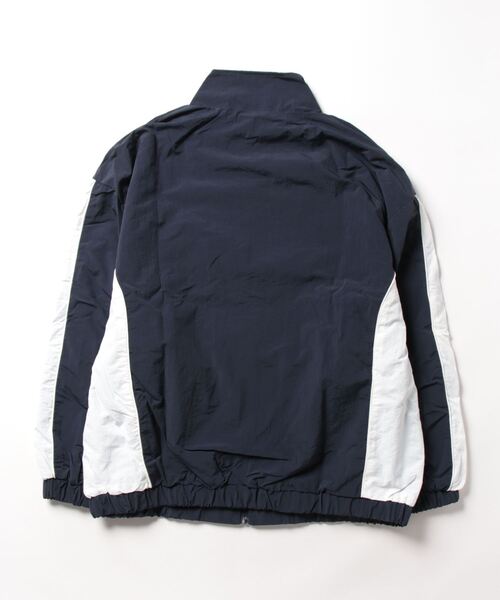 SPINNS(スピンズ)の「【ユニセックスで着用可能】ERROR刺繍ロゴ スタンドカラーナイロンブルゾン(ナイロンジャケット・メンズ・グレー/オフホワイト/ネイビー/ブラック/グリーン系その他・ONESIZE)」の6枚目の写真