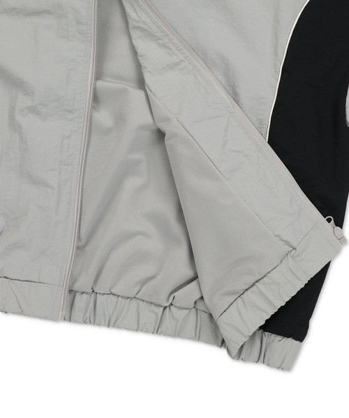 SPINNS(スピンズ)の「【ユニセックスで着用可能】ERROR刺繍ロゴ スタンドカラーナイロンブルゾン(ナイロンジャケット・メンズ・グレー/オフホワイト/ネイビー/ブラック/グリーン系その他・ONESIZE)」の12枚目の写真