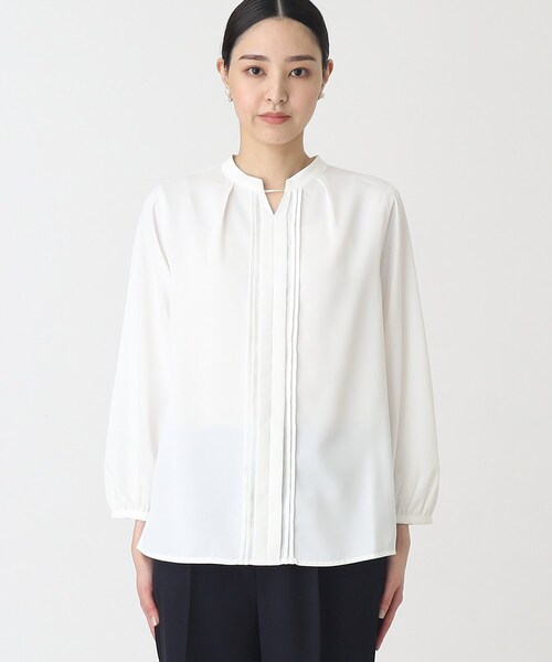 THE SHOP TK （ザ ショップ ティーケー ）の「◆【セレモニー/入卒/通勤/洗える】金属バー付タックブラウス（シャツ/ブラウス・レディース・オフホワイト・11/13/14/12）」の3枚目の写真