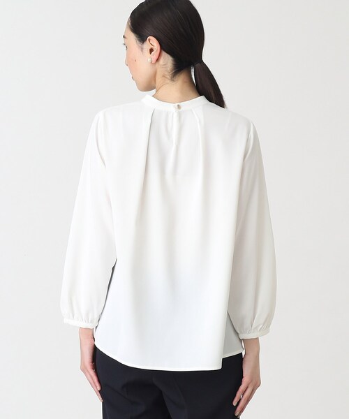 THE SHOP TK （ザ ショップ ティーケー ）の「◆【セレモニー/入卒/通勤/洗える】金属バー付タックブラウス（シャツ/ブラウス・レディース・オフホワイト・11/13/14/12）」の5枚目の写真