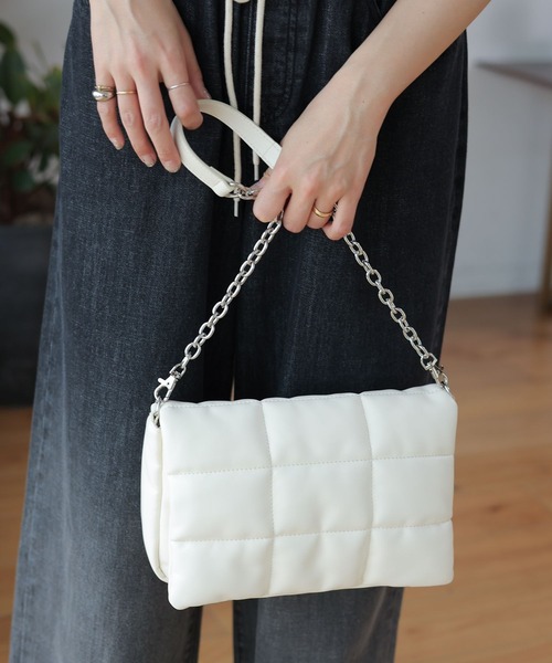 LEPSIM(レプシィム)の「パデット2WAYショルダー 103831(ショルダーバッグ・レディース・ブラック/オフホワイト/ライトイエロー/ガンメタ/ライム/ブルー/シルバー/レッド・ONE SIZE)」の9枚目の写真