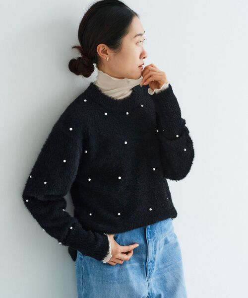 le.coeur blanc(ルクールブラン)の「フェザーヤーンパールデザインニット(ニット/セーター・レディース・ブラック/ベージュ/ピンク・38)」の5枚目の写真