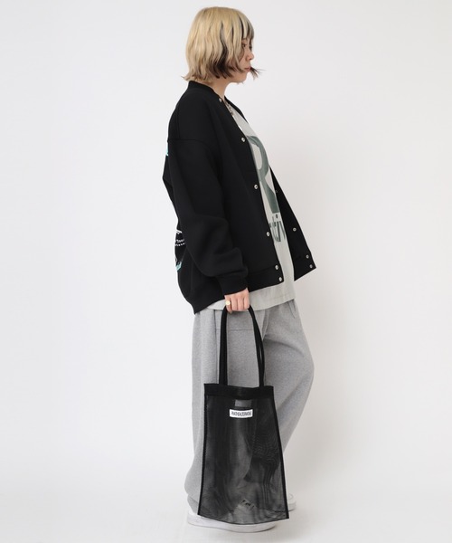 RNA（アールエヌエー）の「M2206 MASH UP裏毛スタジャン（ブルゾン・レディース・ブラック/グリーン/ネイビー・MEDIUM）」の14枚目の写真