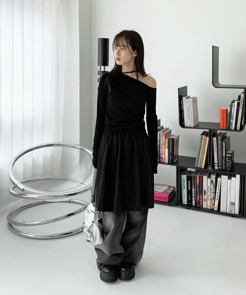 FOLLOWIN（フォロウィン）の「[FLW MADE][バレエコアルック！]ワンオフショルダーチョーカーリボンストラップクロップドティ―（Tシャツ/カットソー・レディース・アイボリー/ブルー/チャコール/ブラック/ピンク・FREE）」の13枚目の写真