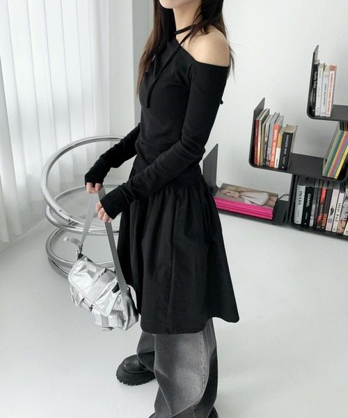 FOLLOWIN（フォロウィン）の「[FLW MADE][バレエコアルック！]ワンオフショルダーチョーカーリボンストラップクロップドティ―（Tシャツ/カットソー・レディース・アイボリー/ブルー/チャコール/ブラック/ピンク・FREE）」の18枚目の写真