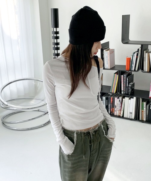 FOLLOWIN（フォロウィン）の「[FLW MADE][バレエコアルック！]ワンオフショルダーチョーカーリボンストラップクロップドティ―（Tシャツ/カットソー・レディース・アイボリー/ブルー/チャコール/ブラック/ピンク・FREE）」の8枚目の写真