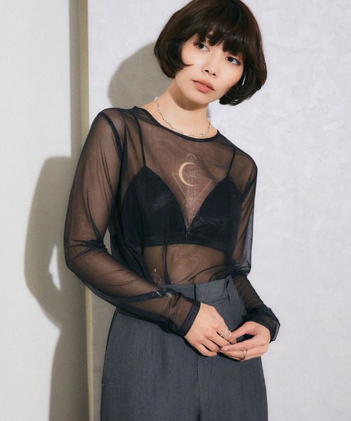 ELLEgirl(エルガール)の「タトゥープリントシアートップス【ELLEgirl/エル ガール】(Tシャツ/カットソー・レディース・ブラック/ベージュ/ブラック系その他/ベージュ系その他・FREE)」の3枚目の写真