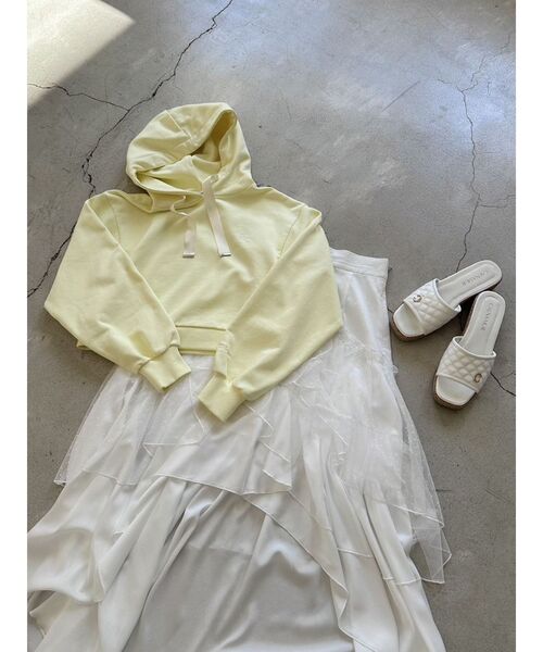 dazzlin（ダズリン）の「＜dazzlinコラボ＞ロゴショートフーディ（パーカー・レディース・イエロー/ベージュ/グレー・FREE）」の12枚目の写真