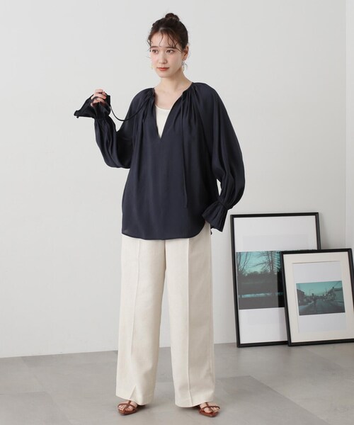 N.（N. Natural Beauty Basic）（エヌエヌナチュラルビューティーベーシック）の「◆Ｖネックギャザーチュニックブラウス（シャツ/ブラウス・レディース・オレンジ/グレー/オフホワイト・MEDIUM）」の10枚目の写真