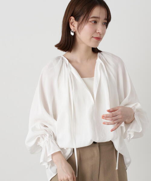N.（N. Natural Beauty Basic）（エヌエヌナチュラルビューティーベーシック）の「◆Ｖネックギャザーチュニックブラウス（シャツ/ブラウス・レディース・オレンジ/グレー/オフホワイト・MEDIUM）」の4枚目の写真