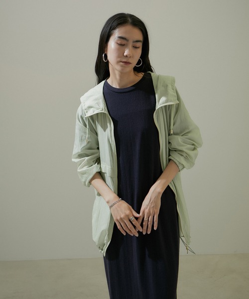 SALON adam et rope'(サロン アダム エ ロペ)の「【WEB限定】ライトヴィンテージシアーフードブルゾン/24SS【洗える】(ブルゾン・レディース・オリーブ/オフホワイト/ブラック・FREE)」の14枚目の写真