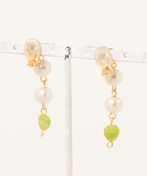 tone(トーン)の「【Occhocochoi】cotton perl とCzechbees3連 earring(MA)(イヤリング・レディース・ゴールド・FREE)」の2枚目の写真
